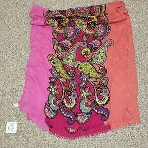 Vera Bradley soft fringe scarf, pink swirls 100% rayon new with tags
